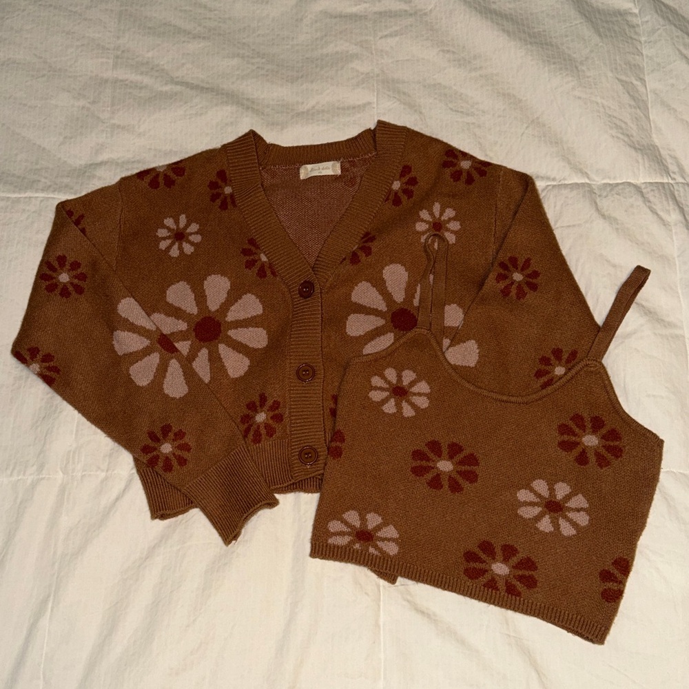 Altar’d State Floral Daisy Cardigan and Crop Top Matching Set